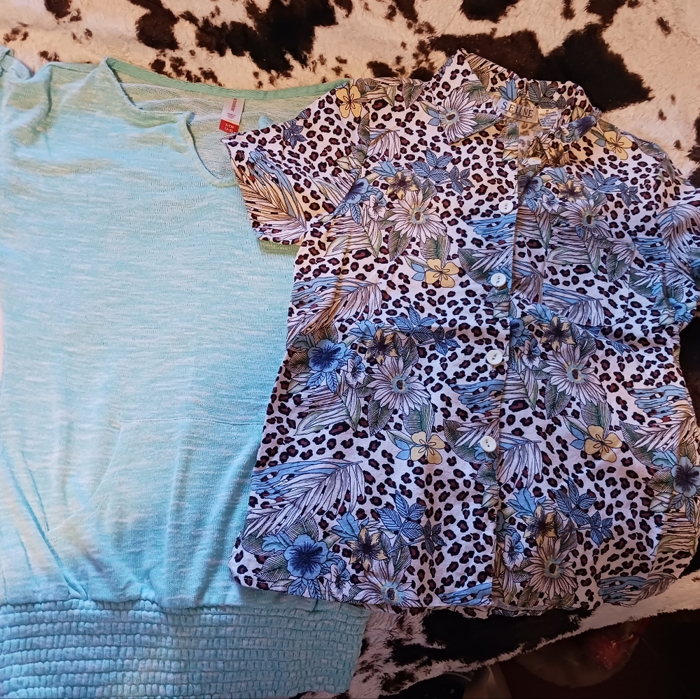 Set of 2 Tops Sweater S and Button up M